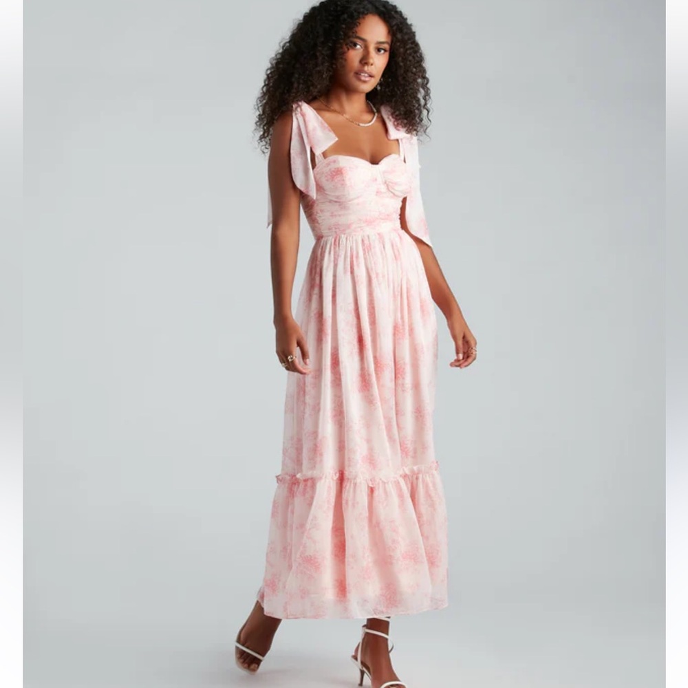 ISO WINDSOR PEYTON FLORAL MAXI DRESS